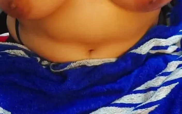 Adiba fan: Ice-boobs Rub