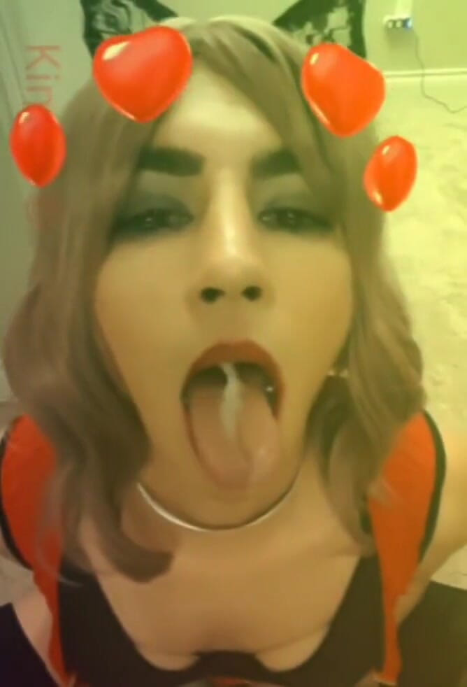 Kimmi: Сперма вкусная (подчеркнутая из более раннего видео)