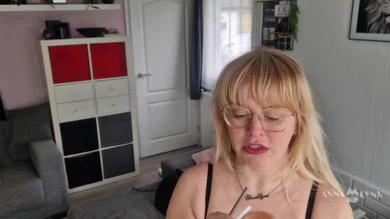 Anna Lynx: 第一次尝试Sybian - 马鞍挑战