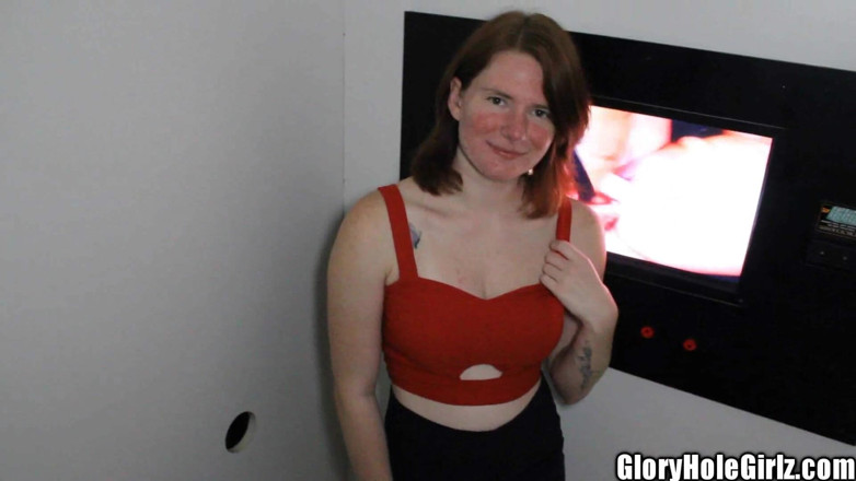 Glory Hole Girlz: Тінка акне, глоріхол, червоний обличчя, кремпай у піхву і ковтання сперми, руда голова, мінет і трах
