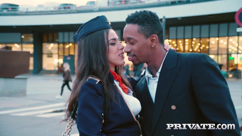 PrivateBlack: Anastasia Brokelyn pilot Jesus Reyes ile unutulmaz bir ırklararası sikiş için...