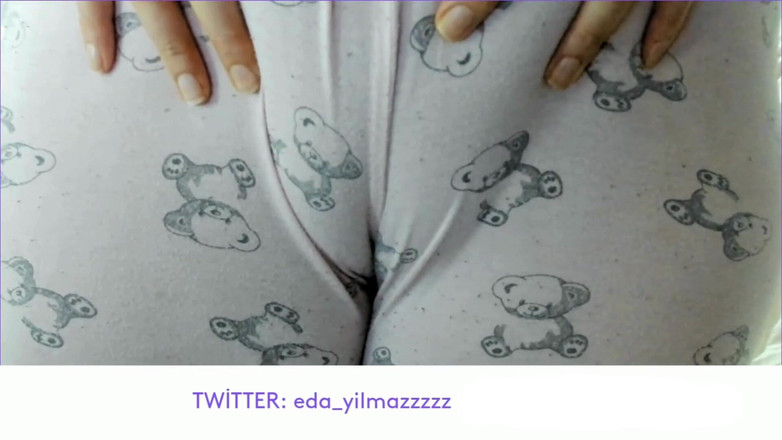 turk_milf_porno: Cameltoe - milf turki - porno turki - piyama - memek - pengungkapan turki - pengungkapan