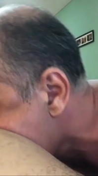 Papai Chris fode uma bicha 6