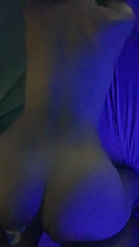 Riktig hemlagad sex med blått ljus
