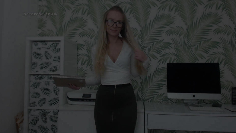 Brea Rose: Lerares geeft JOE en telt sperma af