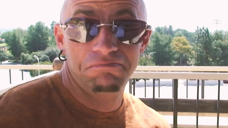 THAGSON: 大きな胸の美女シーン3:巨大な胸を持つブルネットのミルフが激しくセックスされ、上に射精される