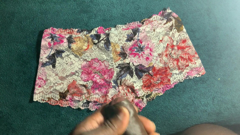 Jamdown26: Pria gay kulit hitam ngocok kontol penuh sperma di celana...