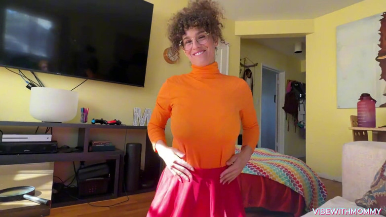 VibeWithMommy: Best Friend's Mom Doesn't