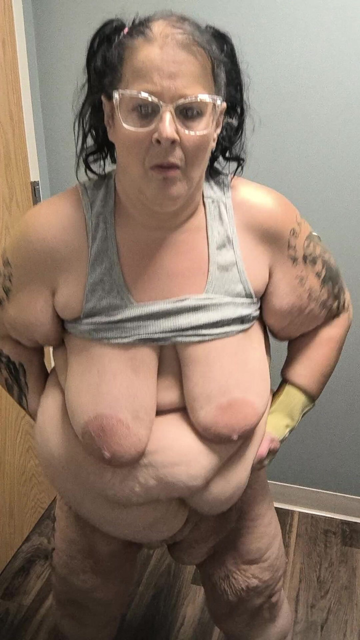 HerculesnVENUS: Cewek nakal ini ngusap itilnya dengan ganas