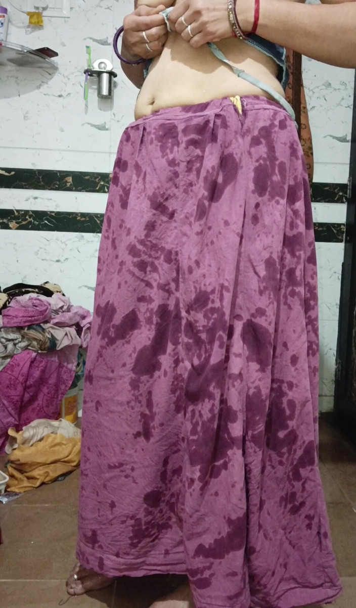 Priyahot77: Priya Bhabi sexig stil kroppsshow