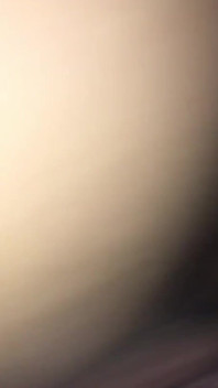Můj nevlastní syn mi stříká do pusy. Všechno spolknu