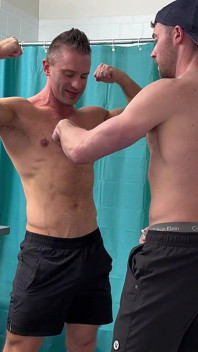 Badezimmer-Makeout mit Cody Arizona und Justin the Jock