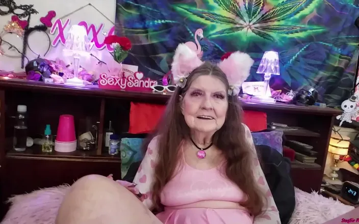 Sexy Sandra N Sir Christopher: Sweetheart GILF Granny Kitty Fuck