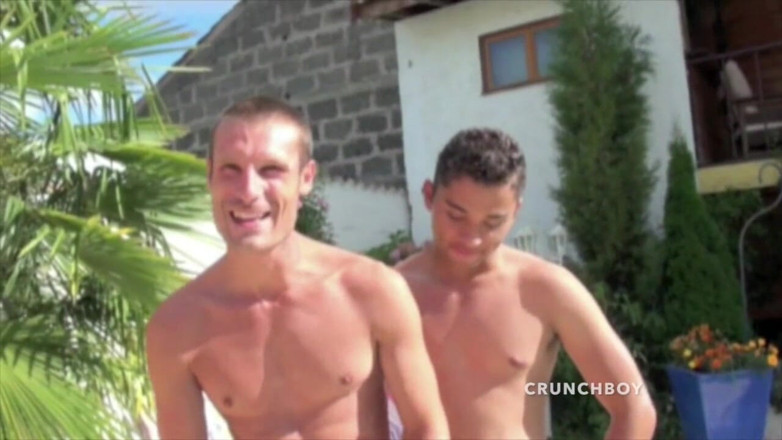 Crunch Boy: Futută de un băiat latino heterosexual în piscină