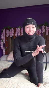 Verrassing wetsuit onthullen om mijn vriendje af te leiden