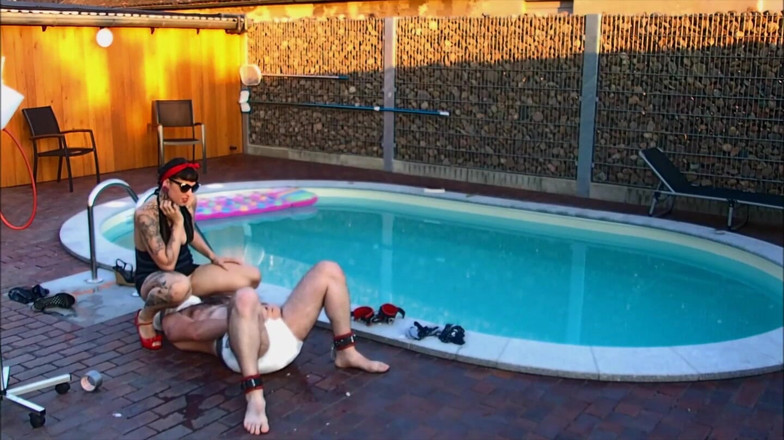 Domina Lady Vampira - SM Studio Femdom Empire: Penguasaan Pin sesat 4/4