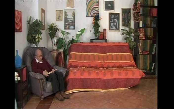 My Dirty Family: Фантастичні сексуальні секретарки відтрахані великими зрілими аматорськими членами (повний фільм)