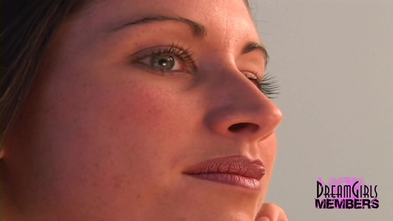 Dream Girls: Hooters Girl Is Out of Uniform and It Is Awesome