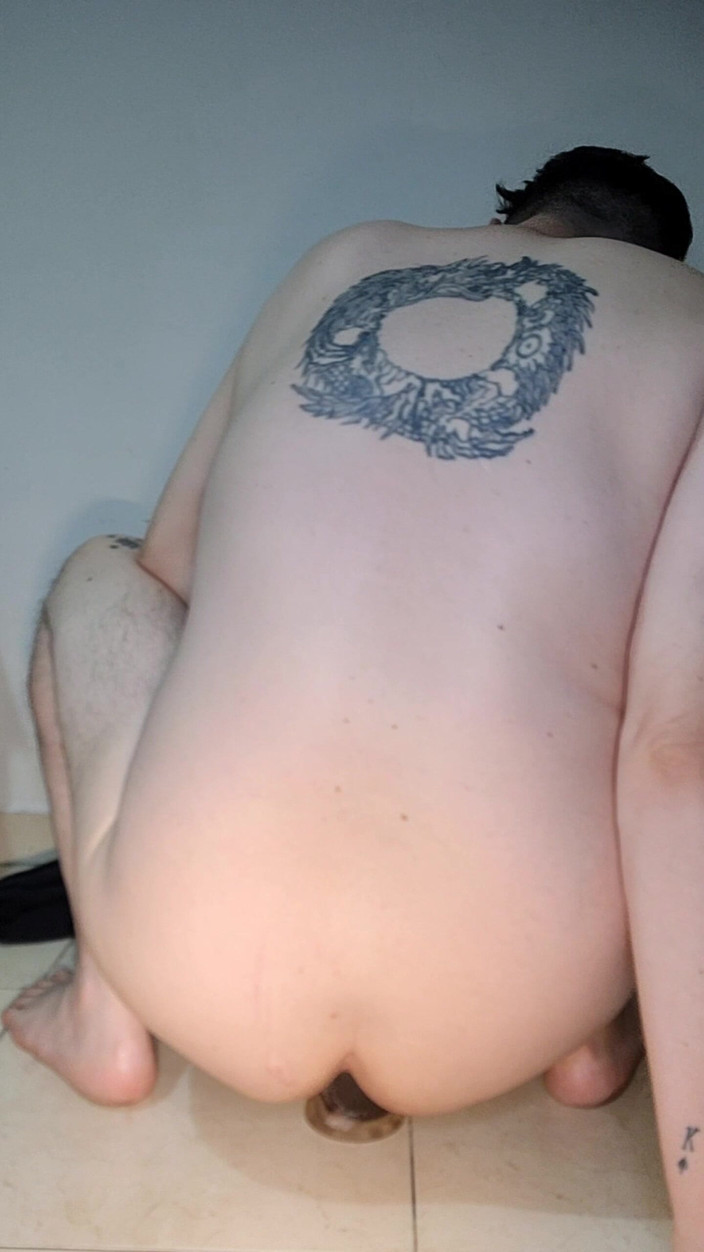 SlutClosetedfag: Berijdende dildo-sessie