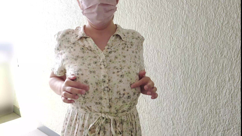 aika: Zamężna kobieta ekscytuje się podczas masturbacji na świeżym powietrzu
