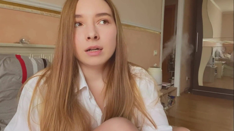 Loly Lola: Beautiful Girl's Pussy Throbs and Cums