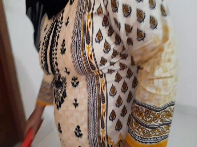 Aria Mia: युवा 18+ हॉट खूबसूरत विशालकाय कमसिन सौतेली मम्मी गर्भवती हो जाती है