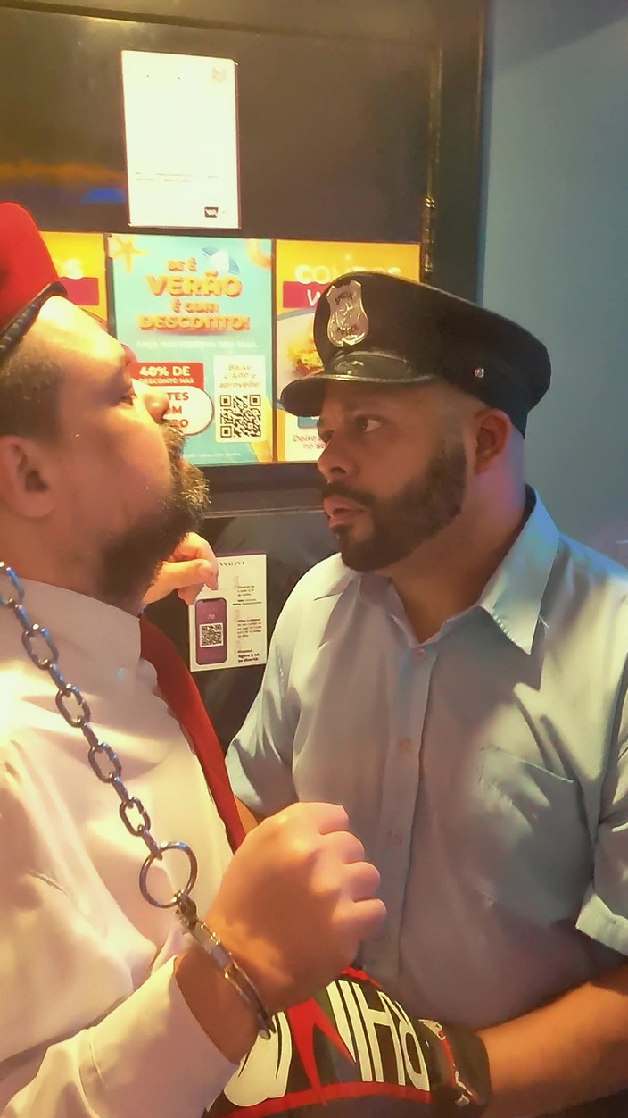 Punchbagplz: Spoutaný a řízený - Dominace v motelu