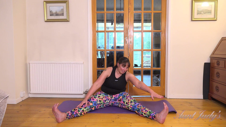 Aunt Judy's: Auntjudys - masa senaman dengan MILF montel Ruby Cattrall