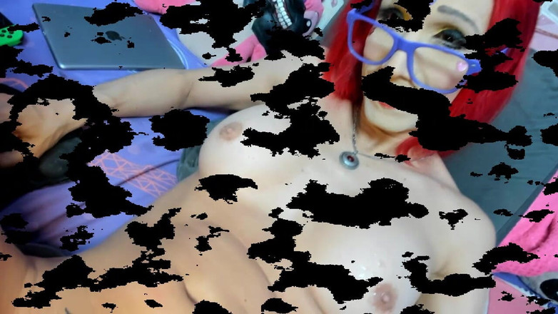 Ariana Unicorn: Döllenmiş göğüslerim