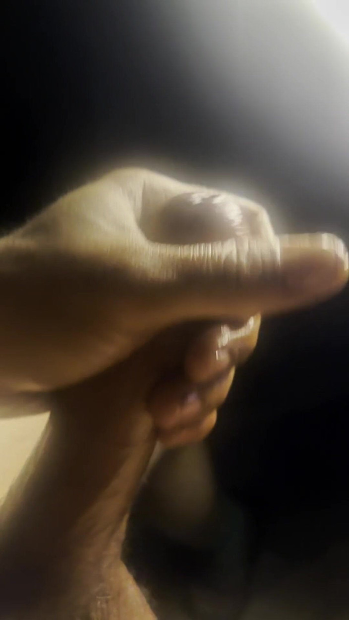 joerudgert: Thủ dâm đen tối