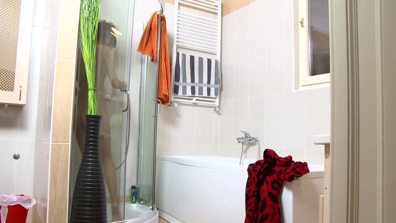 Old & Young: Profesorul face vizite la domiciliu pentru a-și pedepsi elevii cu...