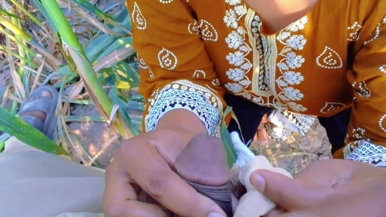 Abida sexy: Desi Couple