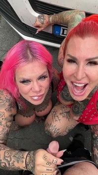 Due troie tatuate di pelle arrapate scopano camionista nell'area di sosta!