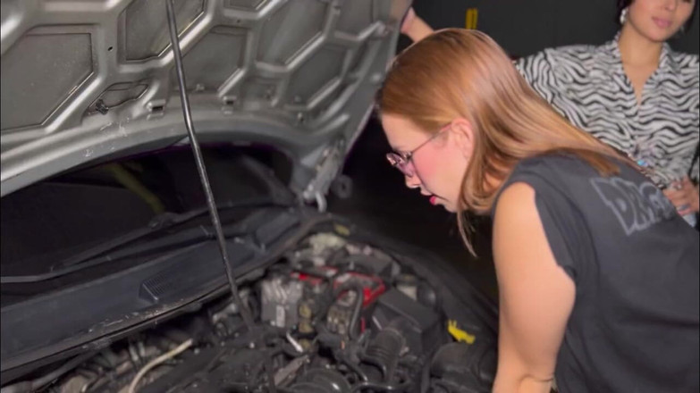 Katty Blake: Ich ficke einen Kunden als Teil der Bezahlung, damit ich...