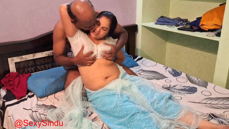 Sexy sindu: Indian Bhabhi Sex in Saree with 50 Year Old Man