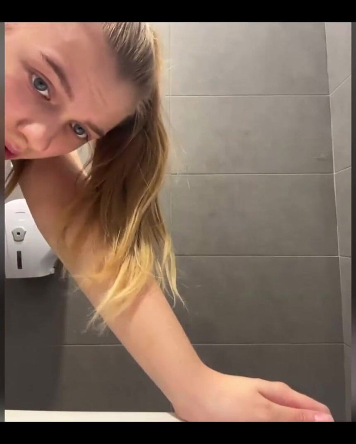 JuiceLussie: Con cu to đụ lỗ hậu mạnh bạo