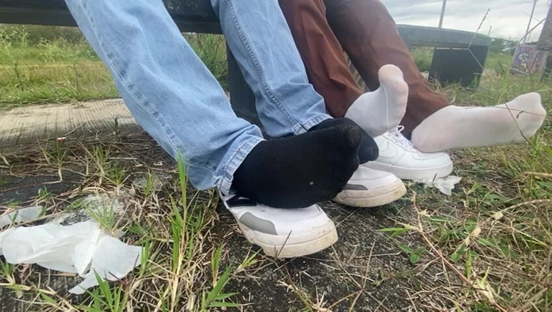 Mr Feet Colombia: Jag vill känna ditt ansikte krossat under mina fötter när...
