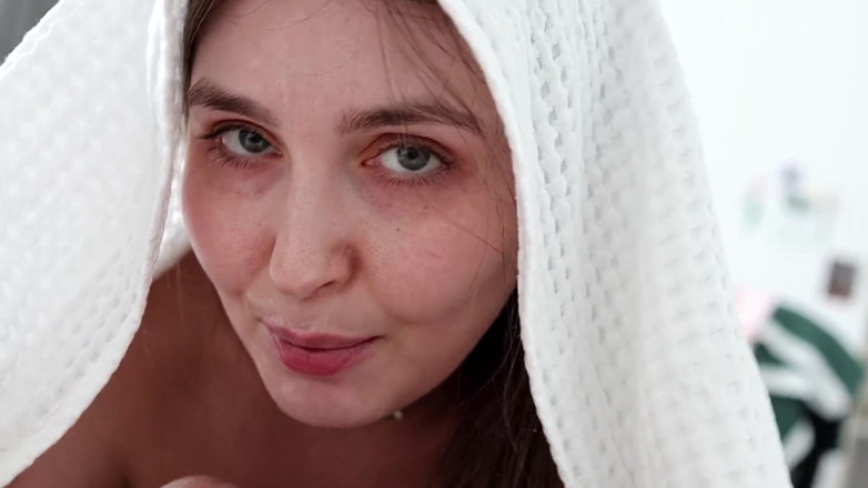 Alina Rai: Macocha obudziła pasierba słodkim lodzikiem