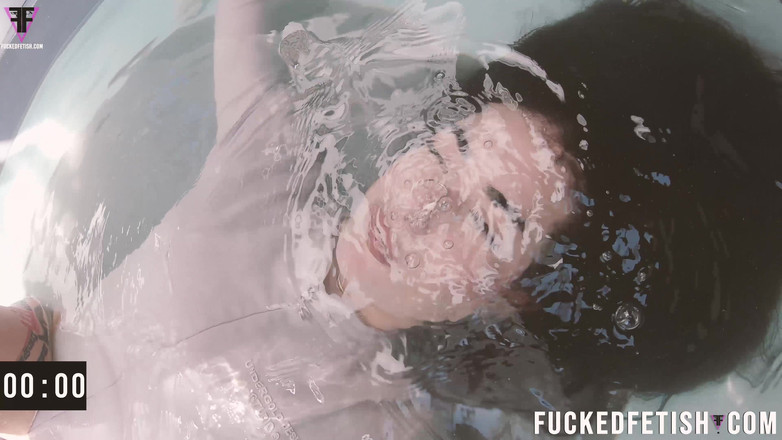 Fucked fetish: 4k - primera diosa latina Undergold Bplay - traje de agua