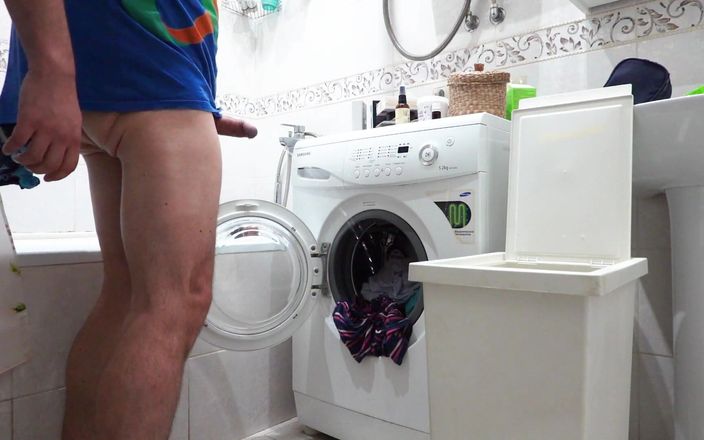Kinky guy: 洗濯物に必死の小便...サプライズで:)