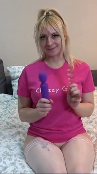 Candy Banks cums for you