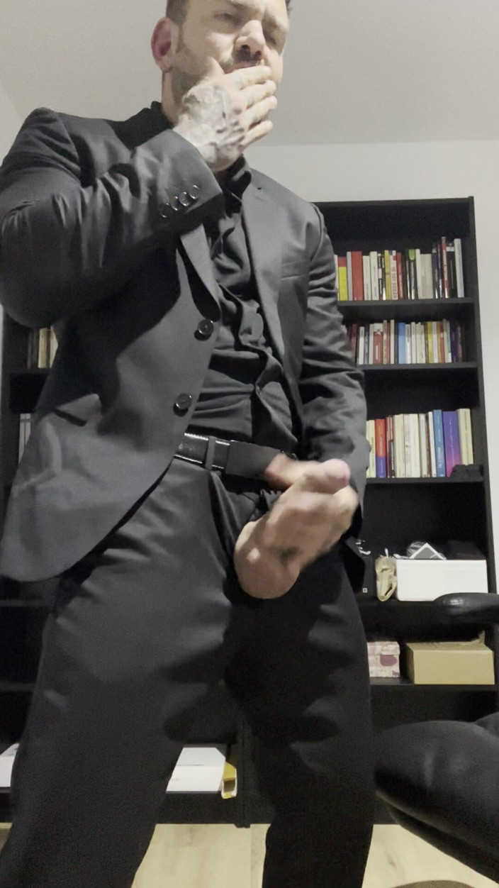 Juan Lucho Gay: Ragazzo Bello Si Masturba in Giacca E Abito