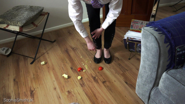 SophiaSmithUK: Messy waitress walks in food