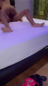 Ho punito il cornuto e l'ho dato al grosso cazzo nero senza preservativo.