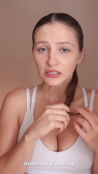 Můj soused požádal, aby použil moji sprchu, a svedl mě, omg!