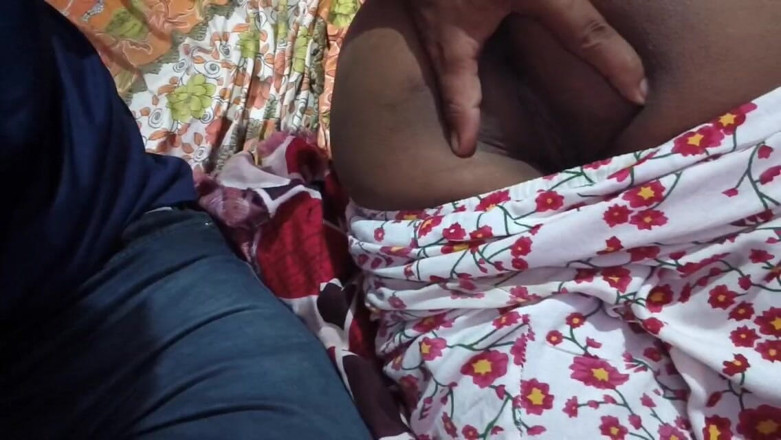 Sobha rani: 性感人妻农村女孩硬病毒性爱视频欢呼男友
