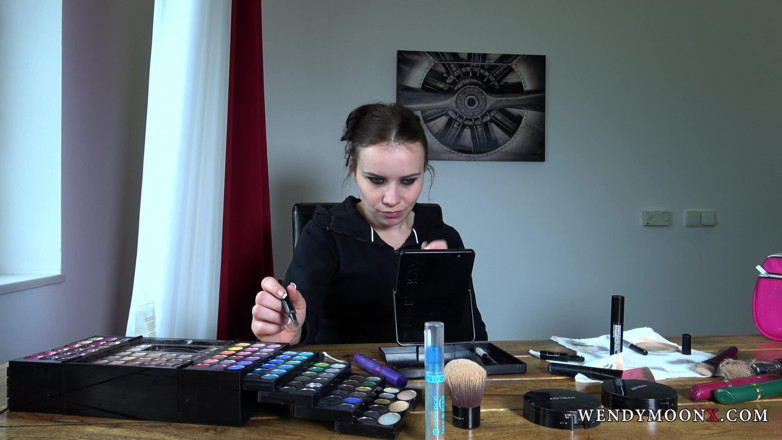 WWMAMM: Wendy Moon prépare le maquillage de sa performance