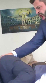 MENATPLAY - latină în costum Hector de Silva fute anal colega