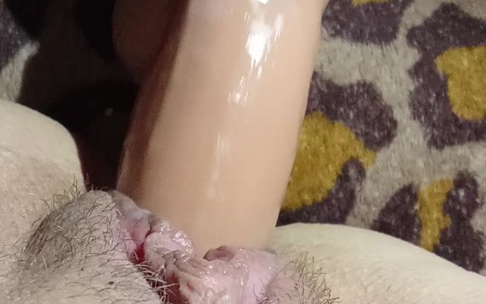 AgathhaA: डिल्डो, सुख के लिए नए खिलौने