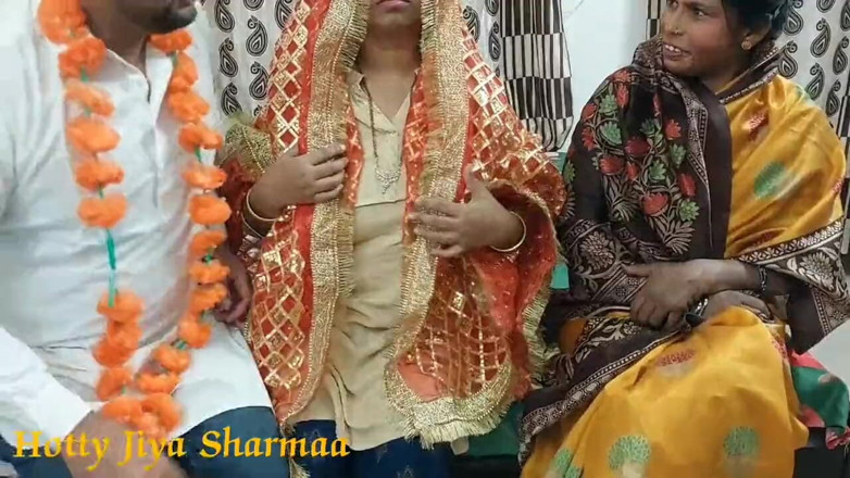 Hotty Jiya Sharmaa: Indian Couple First Wedding Night Sex Enjoy with Stepmother in...